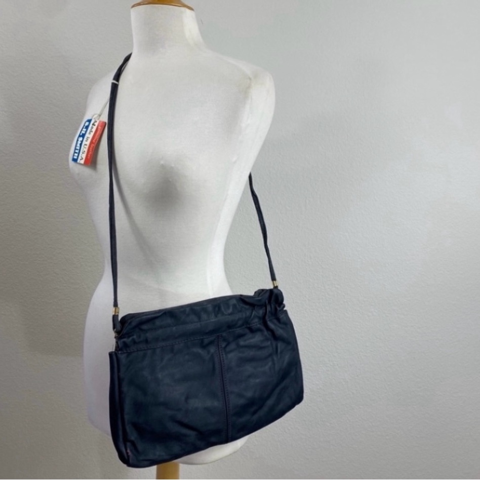 Nwt New Vintage Womens B.H. Smith Usa Navy Leather Rectangle Shoulder Crossbody